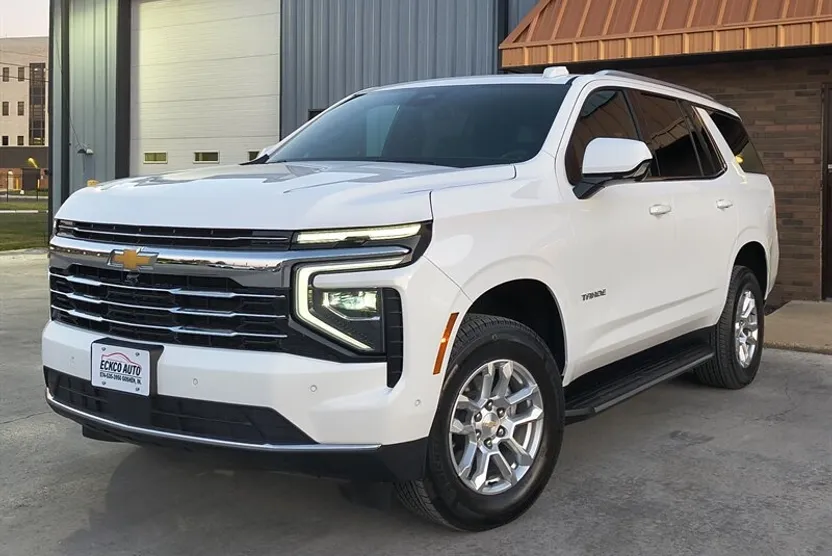 2025 Chevrolet Tahoe LT photo 1