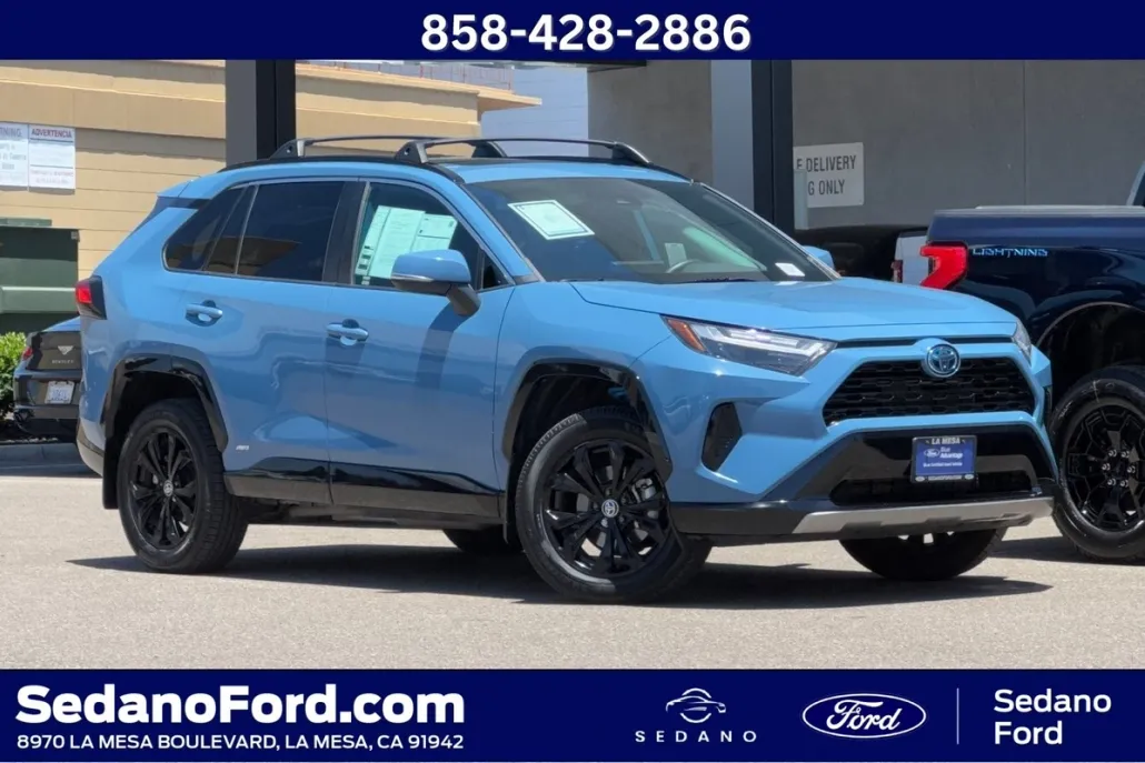 2022 Toyota RAV4 Hybrid SE photo 1