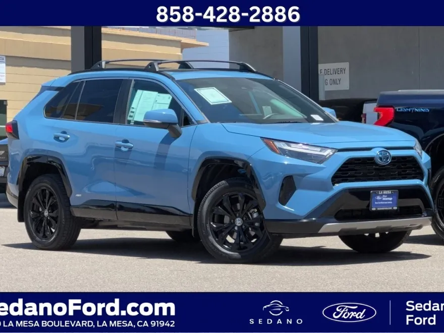 2022 Toyota RAV4 Hybrid SE photo 1