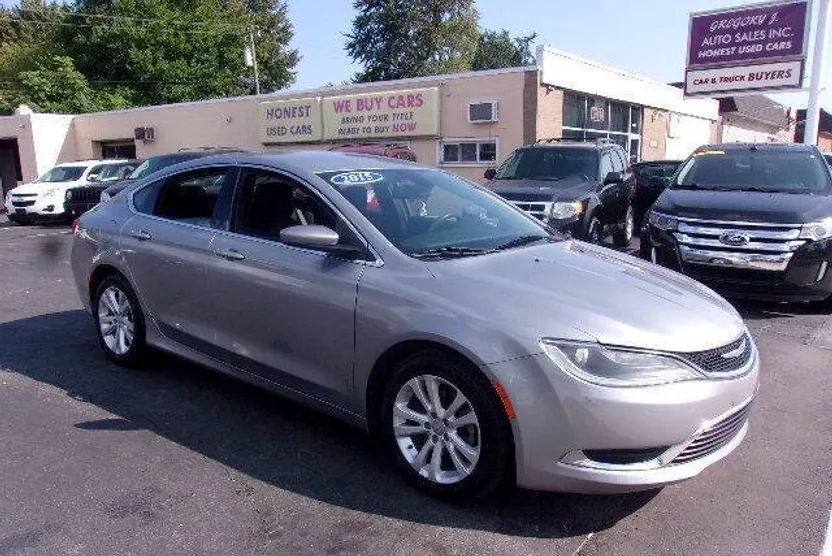 2015 Chrysler 200 Limited photo 1