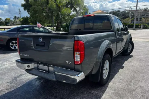 2017 Nissan Frontier King Cab S photo 3