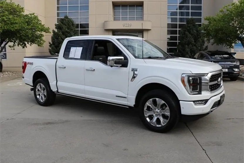 2023 Ford F-150 Platinum photo 1