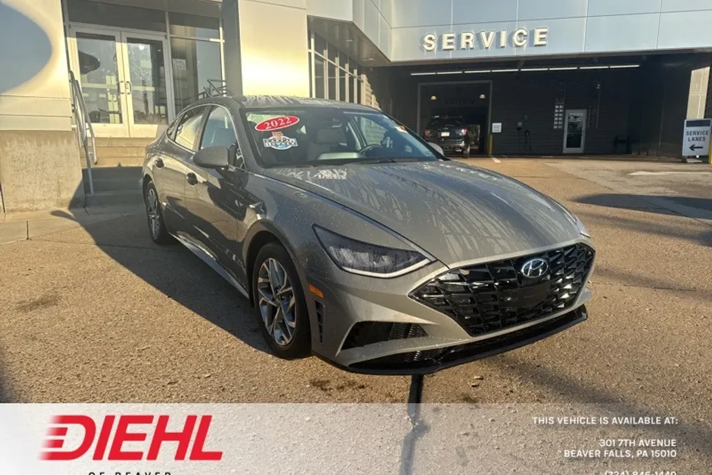 2022 Hyundai Sonata SEL photo 1