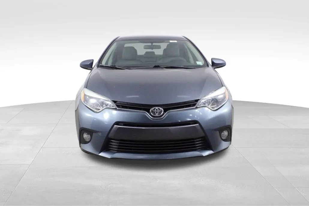 2015 Toyota Corolla LE Plus photo 1