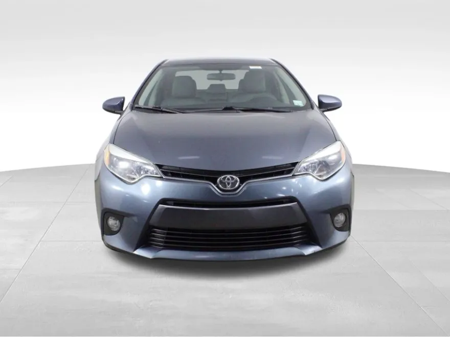 2015 Toyota Corolla LE Plus photo 1