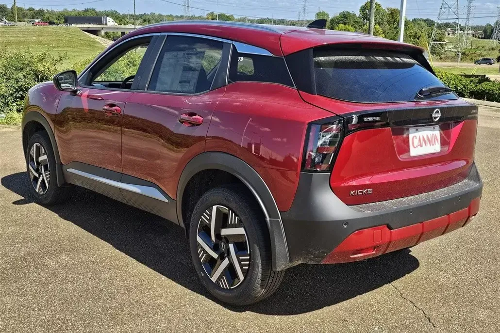 2026 Nissan Kicks SV photo 1
