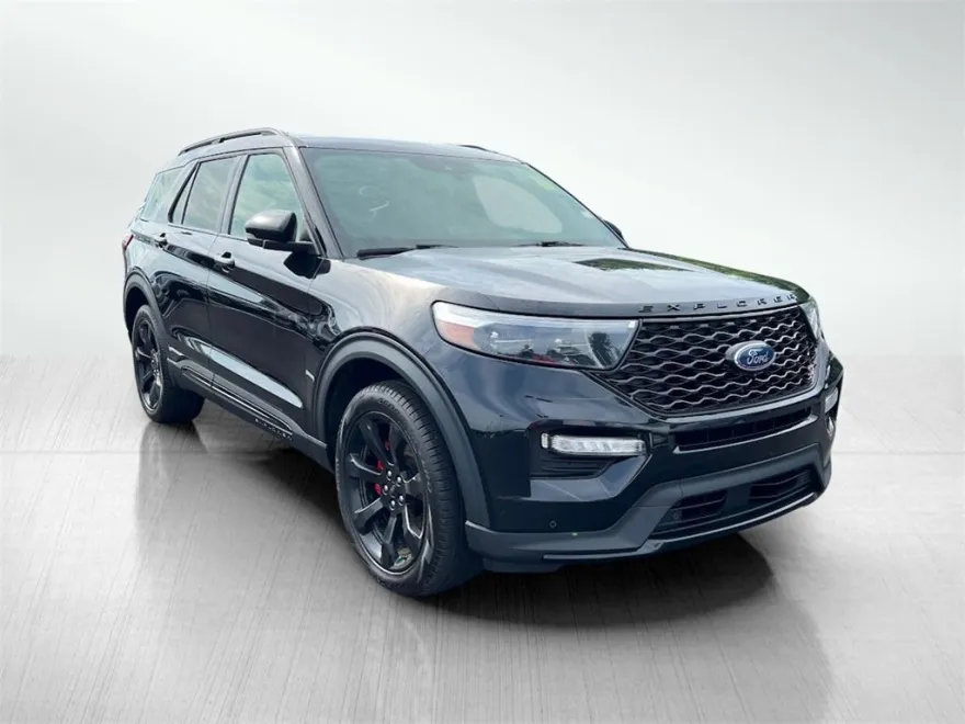 2022 Ford Explorer ST photo 1