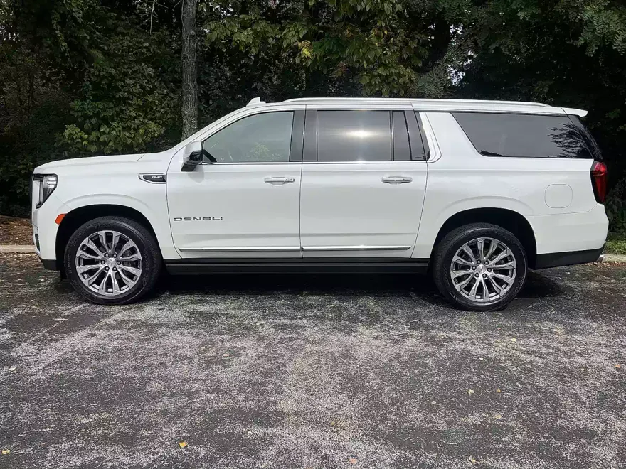 2021 Gmc Yukon XL Denali photo 1