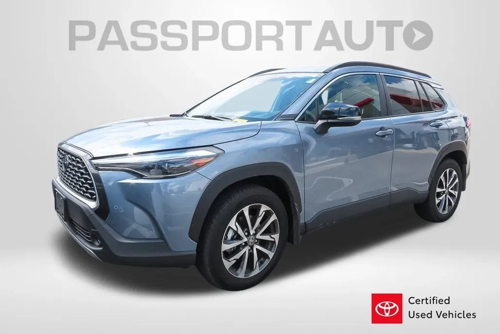 2025 Toyota Corolla Cross XLE photo 1
