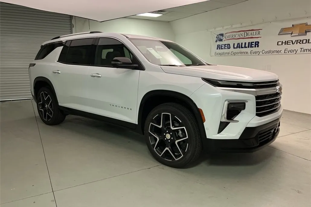 2026 Chevrolet Traverse High Country photo 1