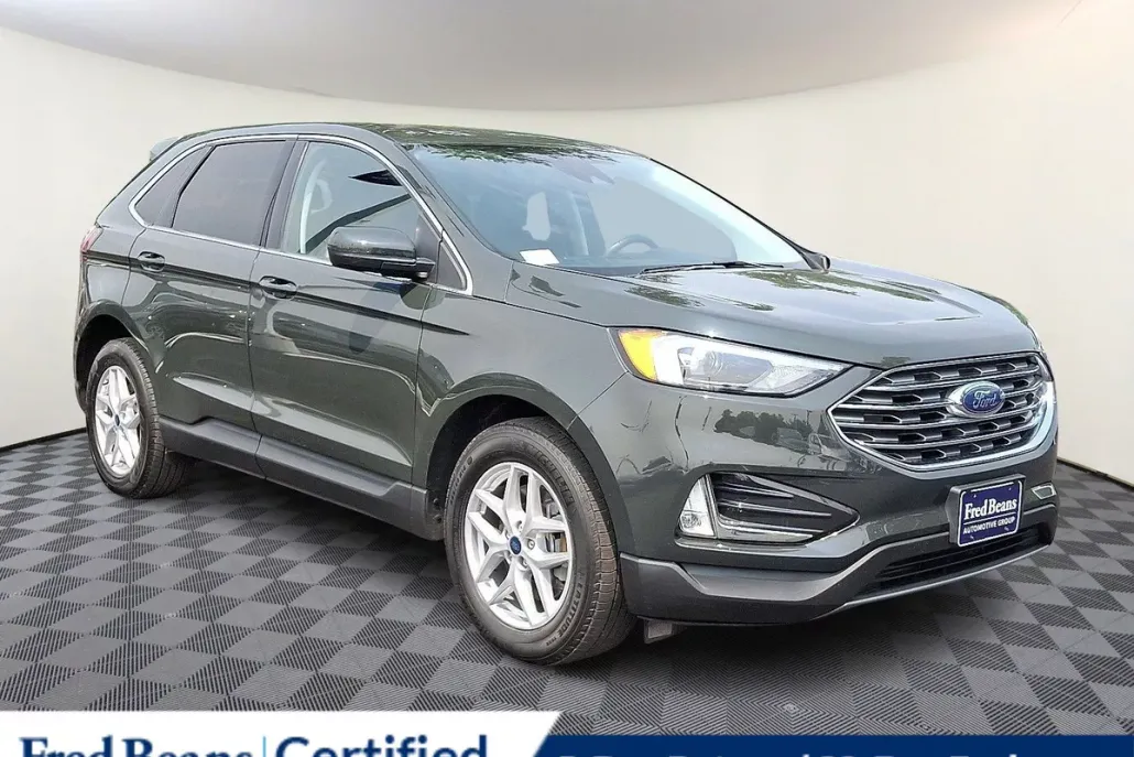 2022 Ford Edge SEL photo 1