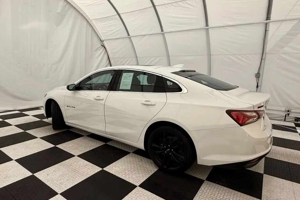 2022 Chevrolet Malibu 1LT photo 1