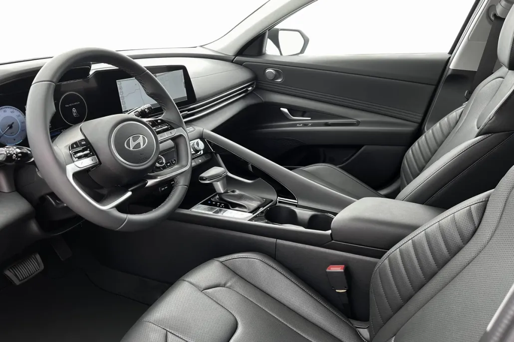 2025 Hyundai Elantra Limited photo 1