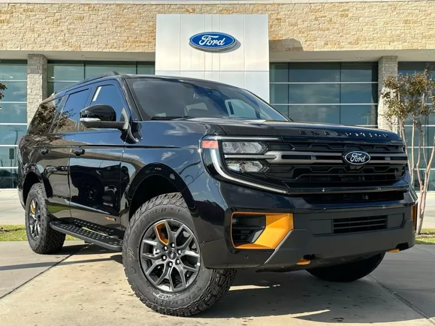 2025 Ford Expedition photo 1