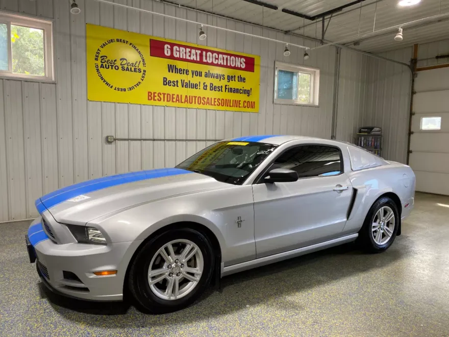 2014 Ford Mustang V6 photo 1