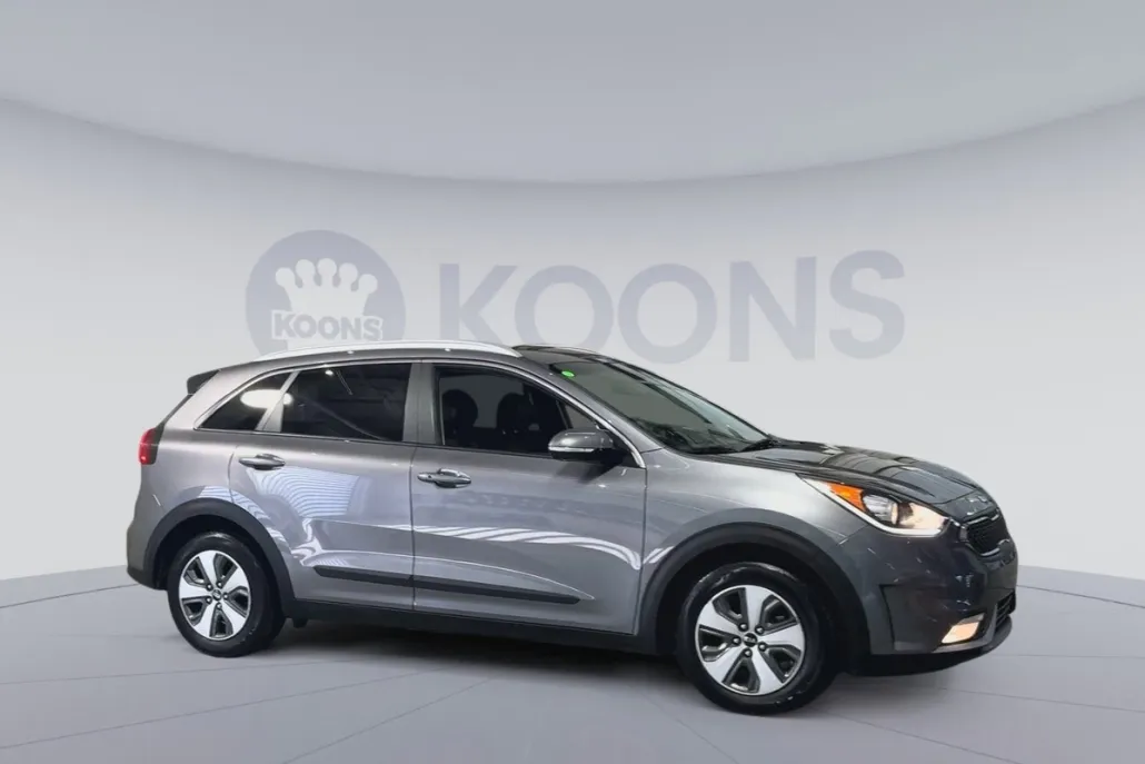 2017 Kia Niro EX photo 1