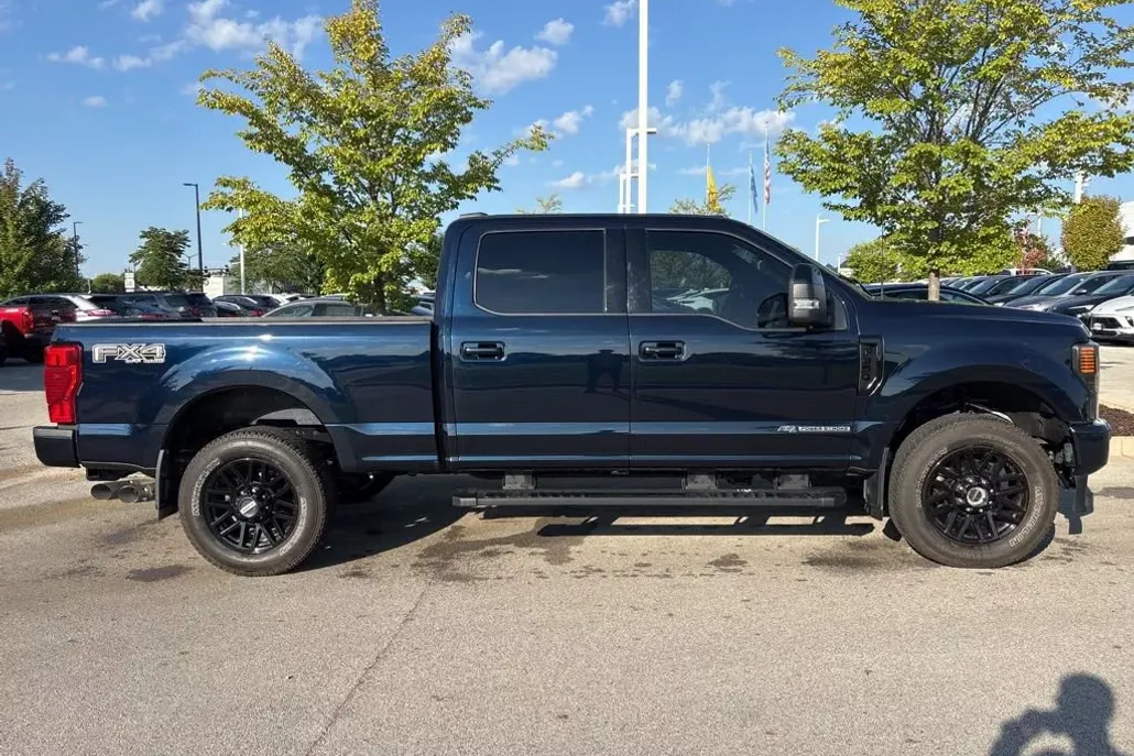 2022 Ford F-350 Lariat photo 1
