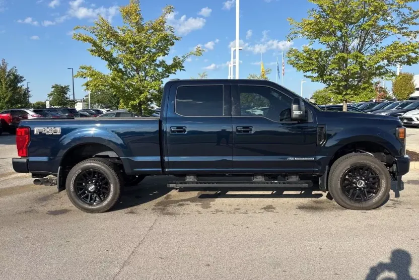 2022 Ford F-350 Lariat photo 1