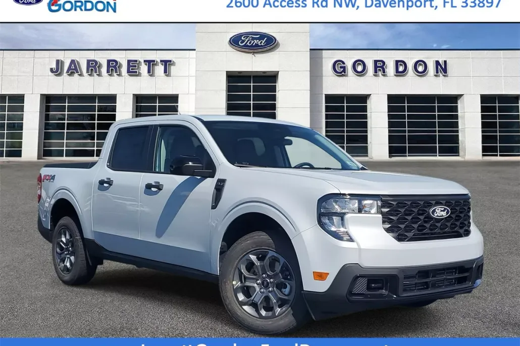 2025 Ford Maverick XLT photo 1