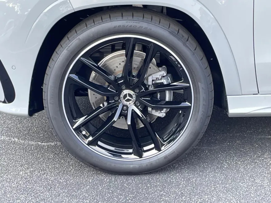 2026 Mercedes Benz GLS 450 4MATIC photo 1