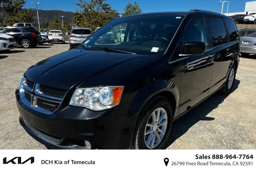 2019 Dodge Grand Caravan SXT photo 1