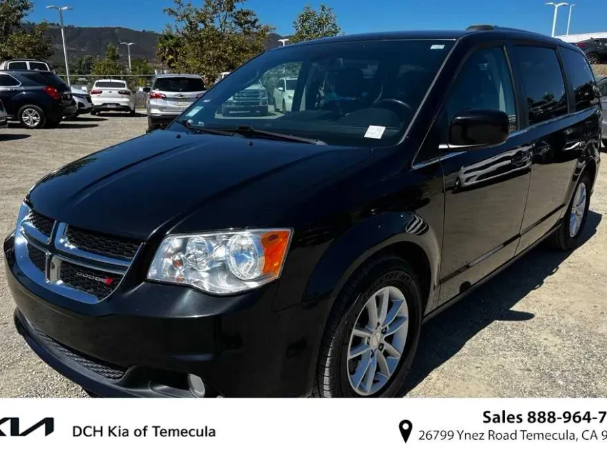 2019 Dodge Grand Caravan SXT photo 1