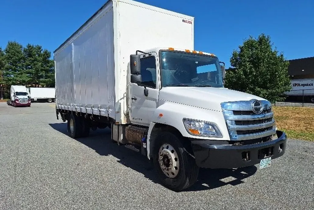 2019 Hino Conventional Type Truck photo 1