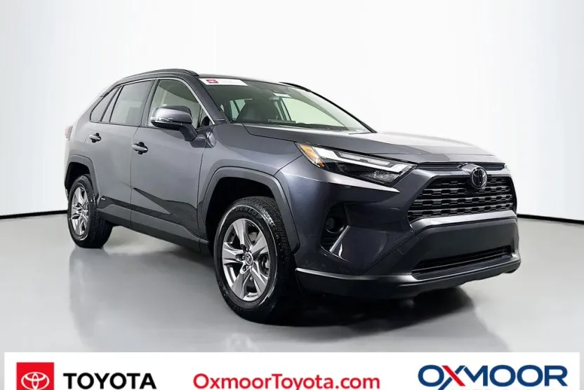 2025 Toyota RAV4 Hybrid XLE photo 1