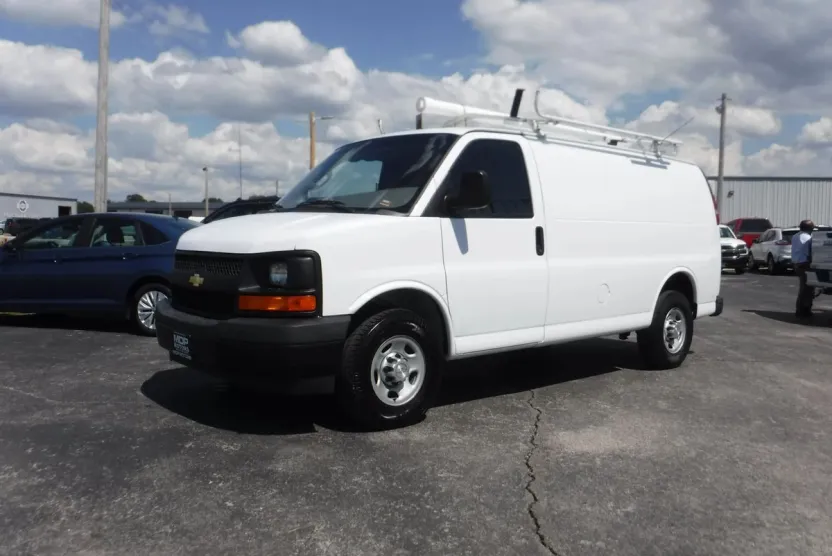 2017 Chevrolet Express 2500 Cargo Van photo 1