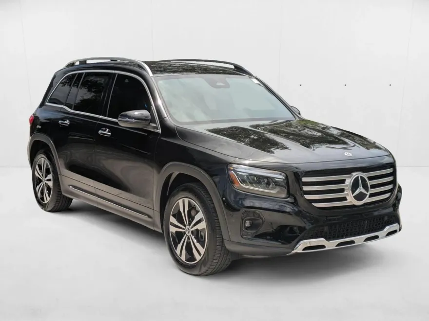 2025 Mercedes Benz GLB 250 photo 1
