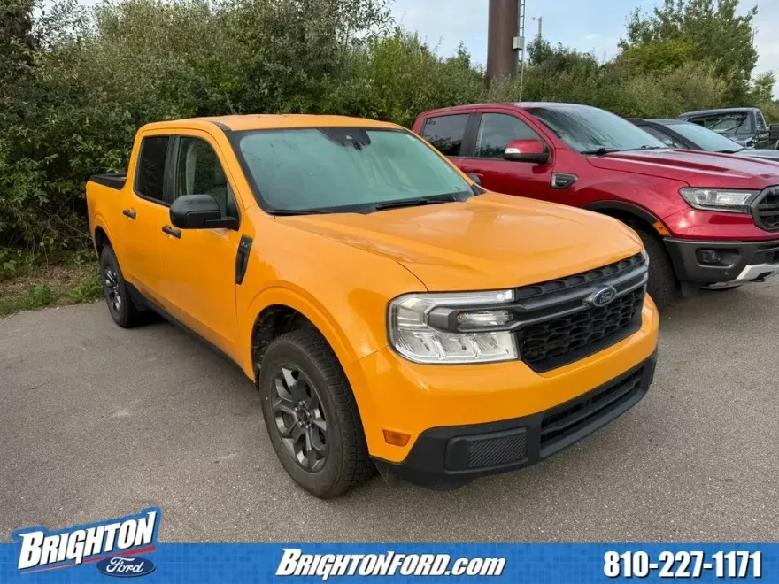 2022 Ford Maverick XLT photo 1