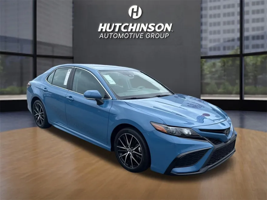 2023 Toyota Camry SE photo 1