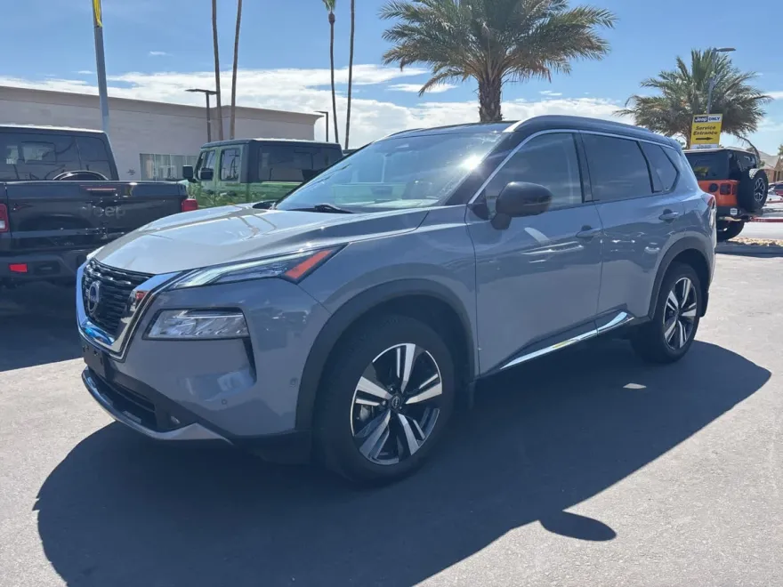 2022 Nissan Rogue SL photo 1