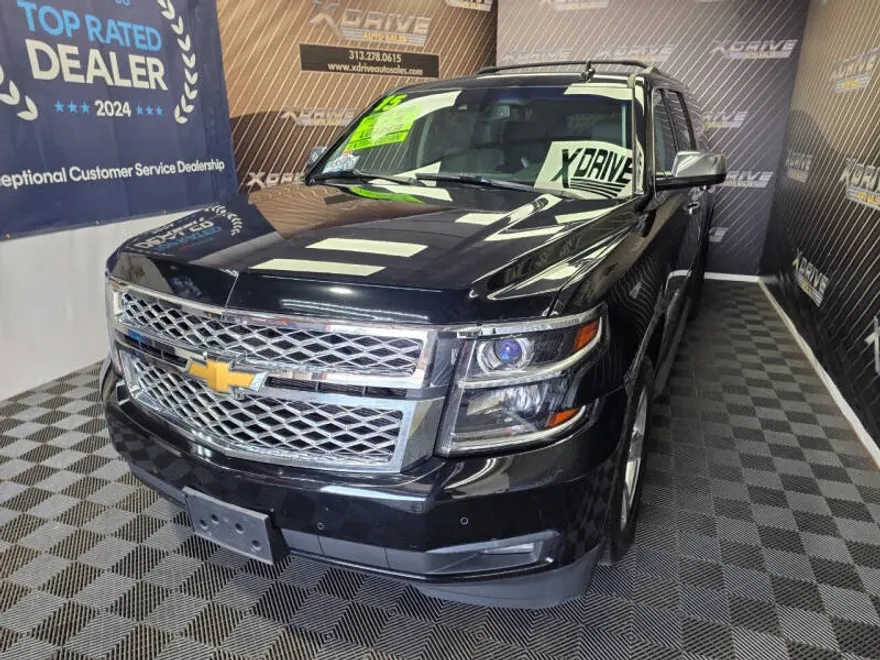 2015 Chevrolet Suburban LT photo 1