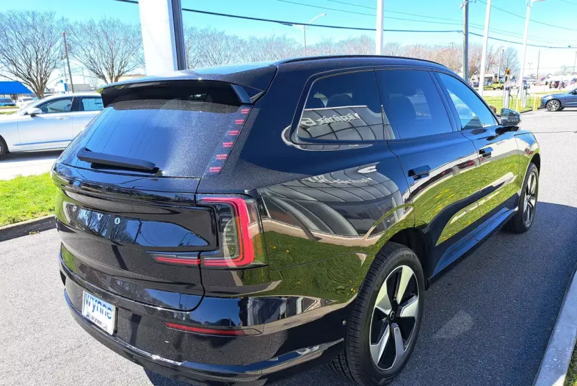 2025 Volvo EX90 Twin Motor Ultra photo 1