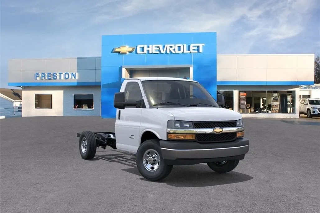 2025 Chevrolet Express Cutaway Work Van photo 1