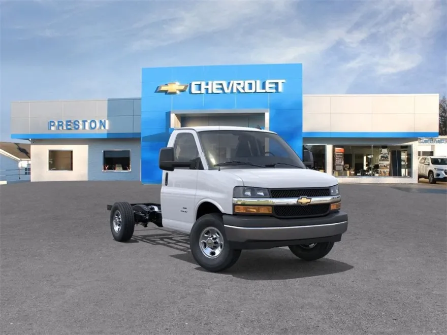 2025 Chevrolet Express Cutaway Work Van photo 1