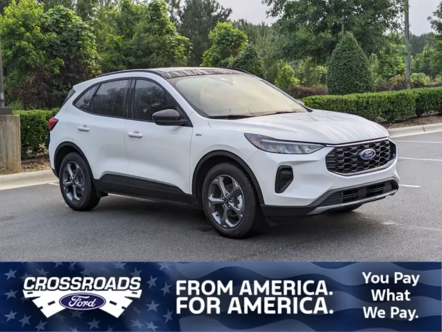 2025 Ford Escape ST-Line photo 1