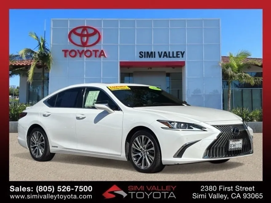 2019 Lexus ES 300h photo 1