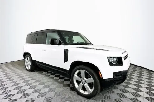2025 Land Rover Defender 110 X SE photo 3