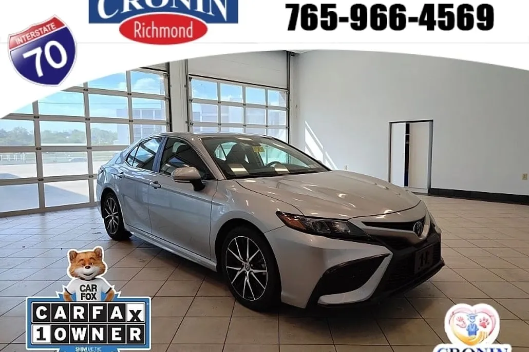 2024 Toyota Camry SE photo 1