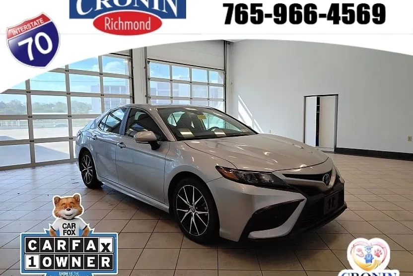 2024 Toyota Camry SE photo 1