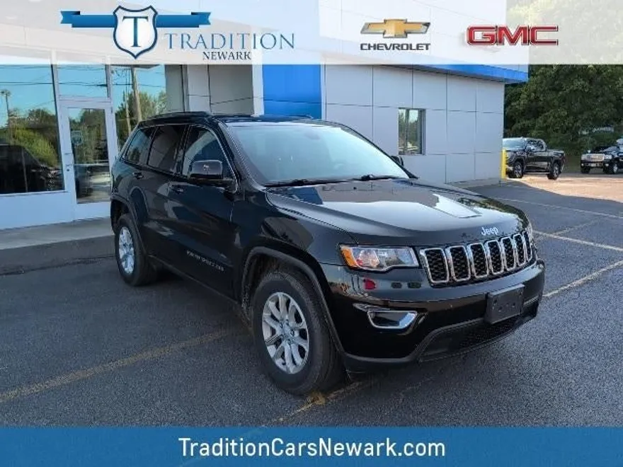 2021 Jeep Grand Cherokee Laredo X photo 1