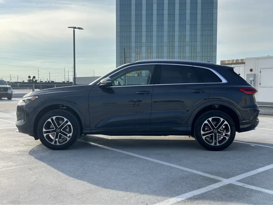 2025 Audi Q5 2.0T Premium photo 1