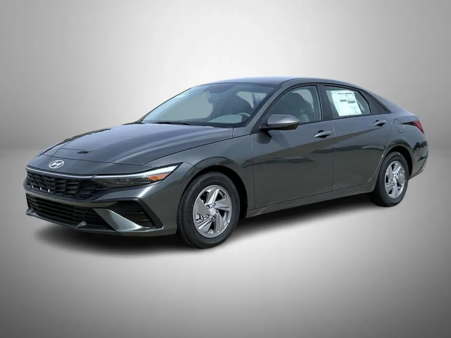 2025 Hyundai Elantra SE photo 1