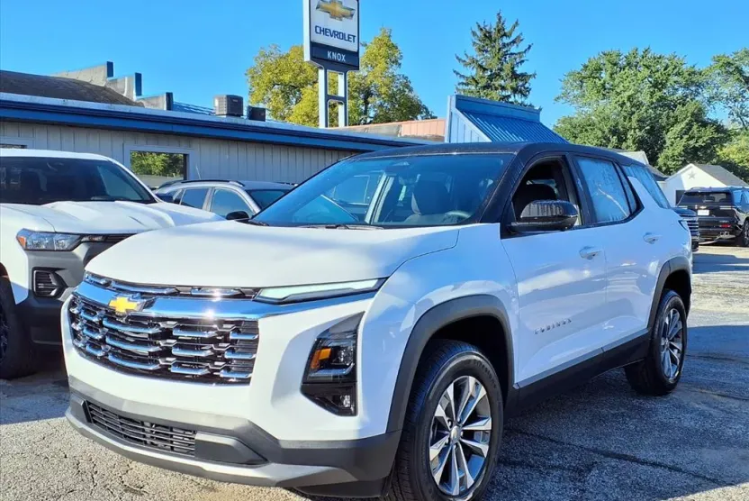 2026 Chevrolet Equinox LT photo 1