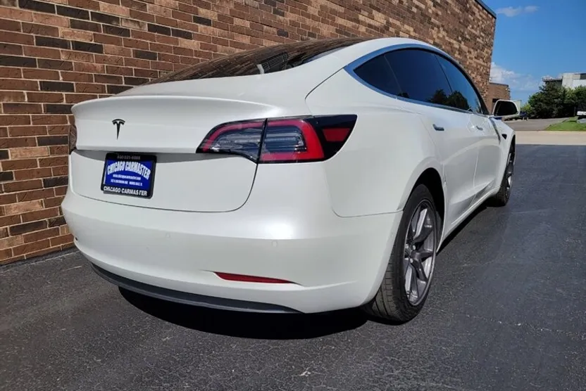2020 Tesla Model 3 Standard Range Plus photo 1