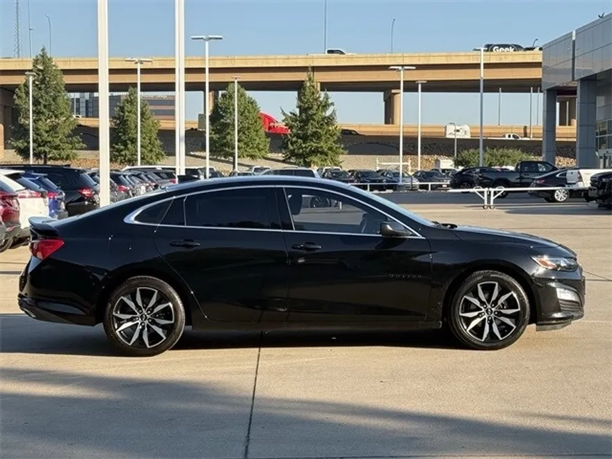 2024 Chevrolet Malibu RS photo 1