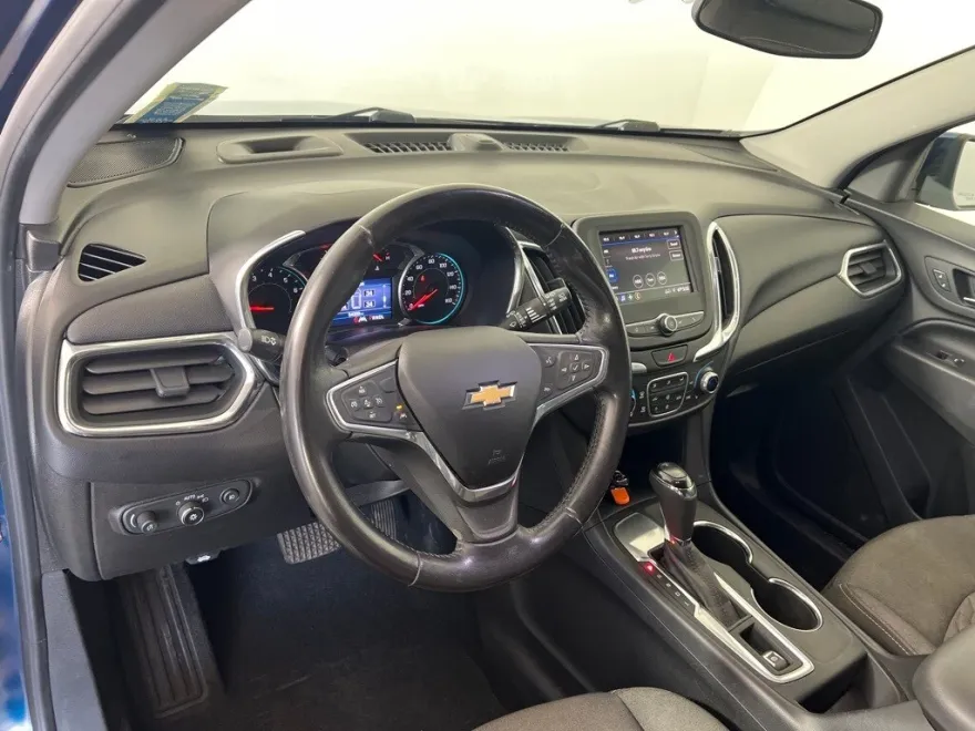 2020 Chevrolet Equinox LT photo 1