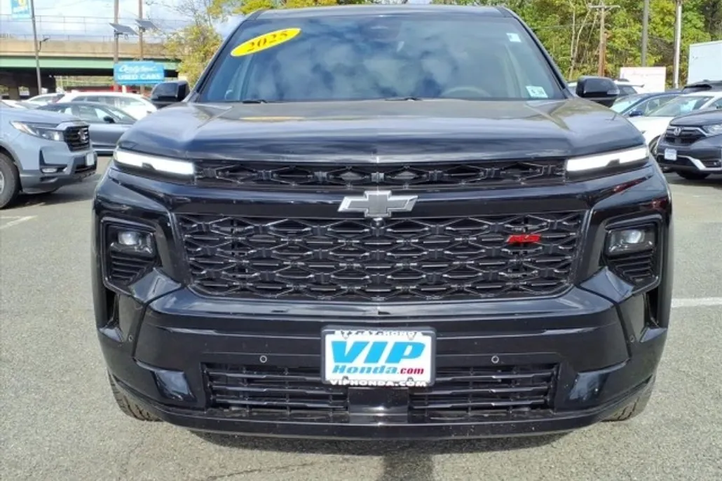 2025 Chevrolet Traverse RS photo 1